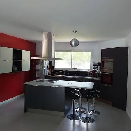 Maison Entiere Au Calme Avec Piscine Chauffee *